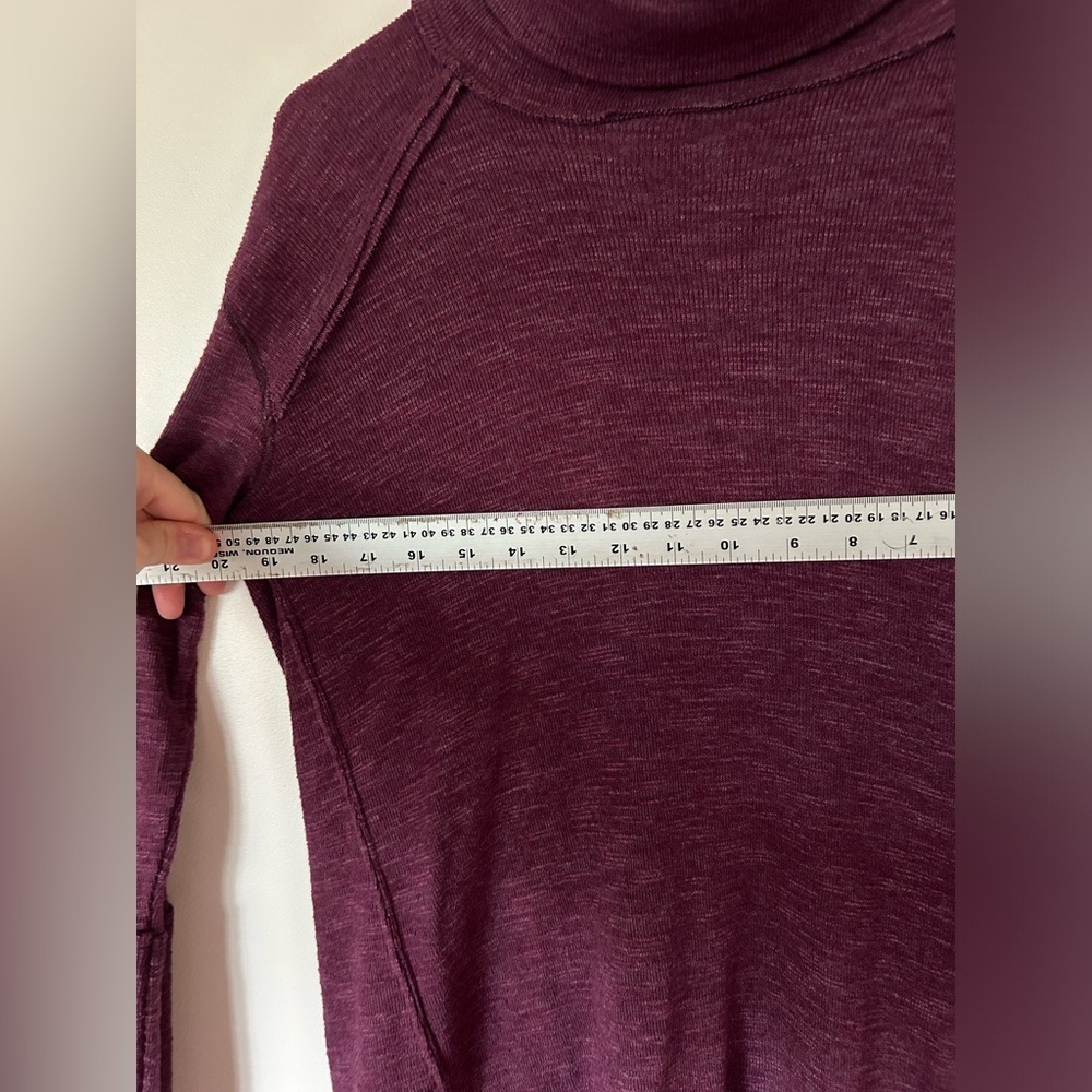 We The Free Free People Women's Red Knit Split Back Turtleneck Top Smal - Picture 4 of 7